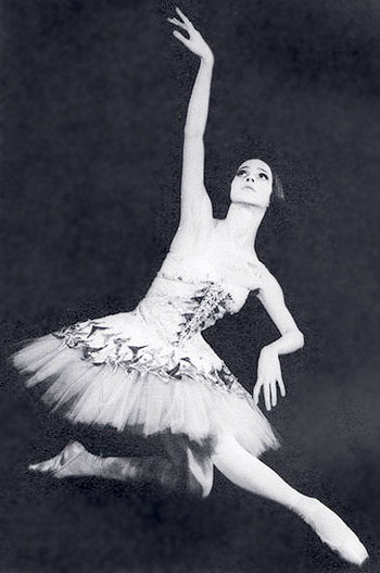 Eva Evkokimova, conocida y admirada bailarina clsico-romntica.