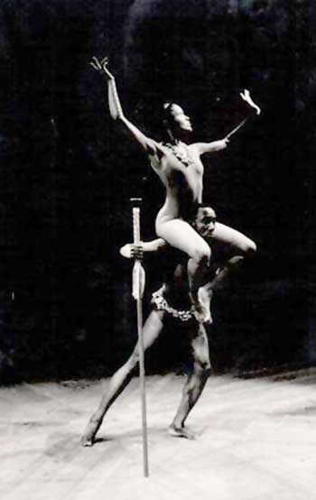 Los inicios de Isidro Rolando en el mundo del arte datan del ao 1961, cuando integr el Conjunto Nacional de Danza Moderna.