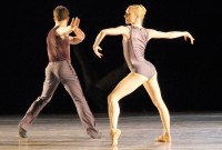 Jorma Elo, coreógrafo residente del Boston Ballet fue el encargado de abrir el segundo programa con “Plan to B” (2004), una creación de alto voltaje. Gentileza BB.