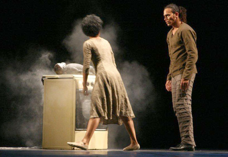 En el Gran Teatro de La Habana, DCC se arriesgó a presentar una obra de Ek con un pronunciado sentido por el absurdo y humor negro.