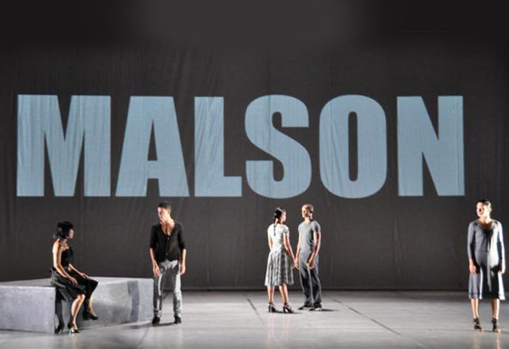“MalSon” es el título en catalán de la más reciente y novedosa propuesta minimalista de la pequeña compañía cubana DanzAbierta, presentada en el teatro Mella de La Habana.  Fotos gentileza de DanzaAbierta.