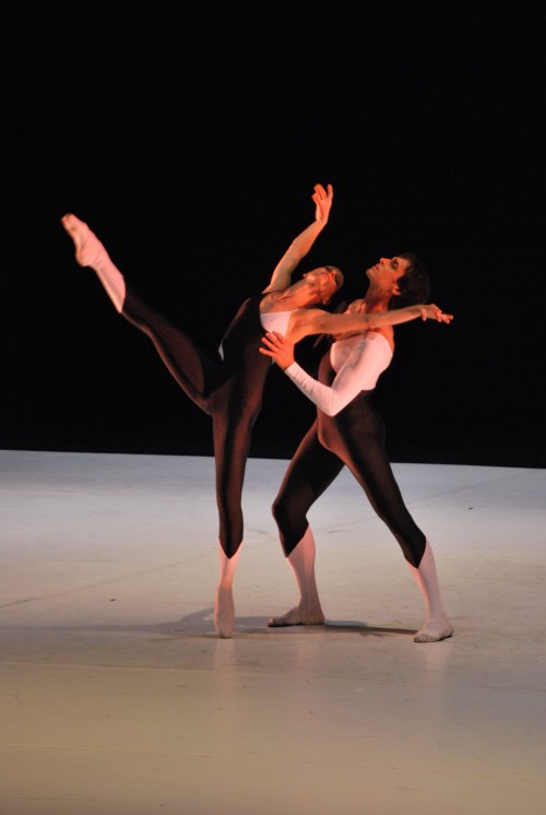 El Ballet Nacional del SODRE dirigido por Julio Bocca, lanzó su segundo programa de la temporada. Foto: Fabian Centurion. Gentileza BNSODRE