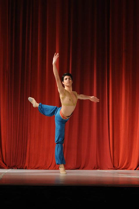 Despedida de Mateo Cazuza del Ballet Bajo Jardín de Tucumán. Foto gentileza de Bajo Jardín.