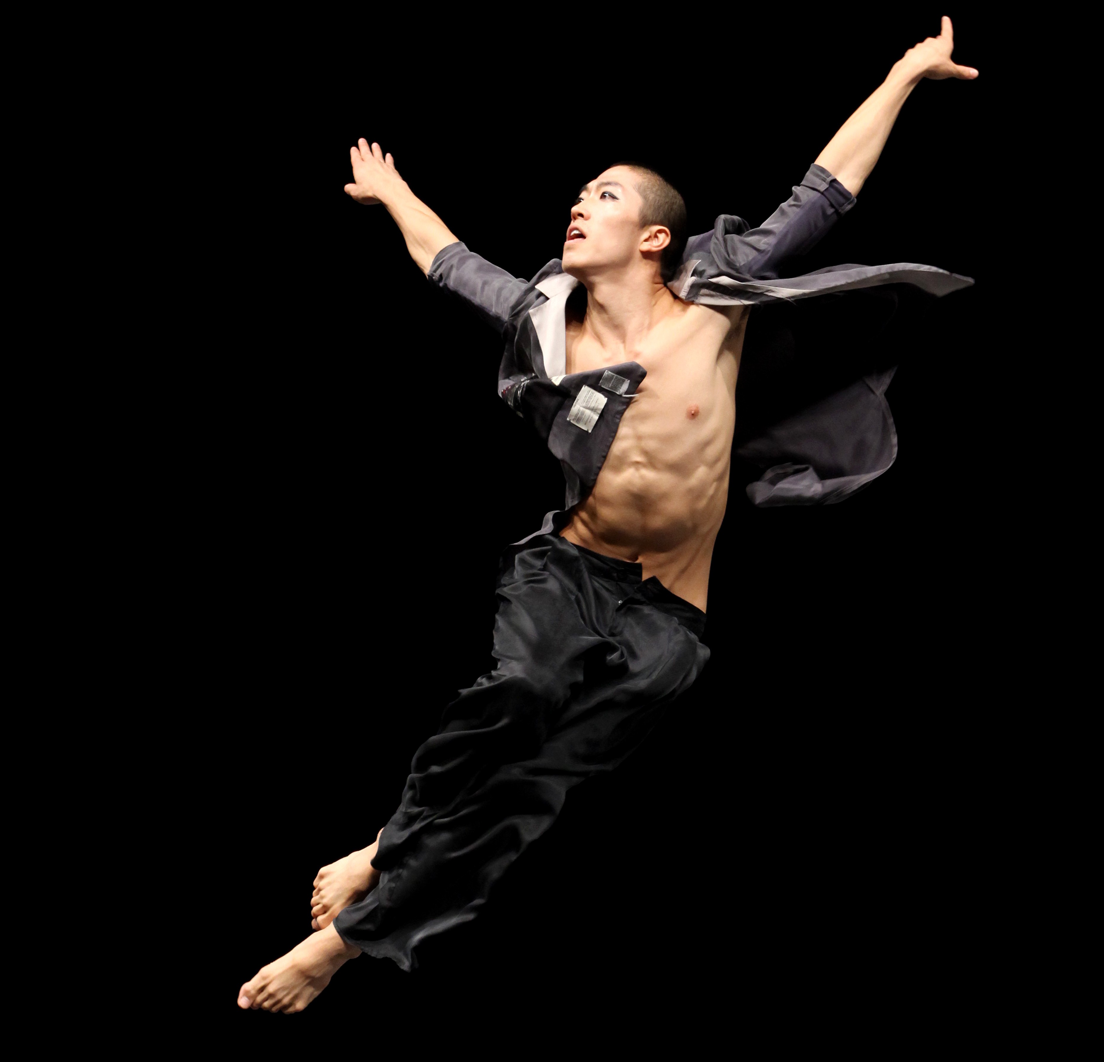 Hwan-Sung-Jeon, participante del 2010 Concurso Internacional de Danza Moderna de Corea del Sur. Foto gentileza de KIMDC.