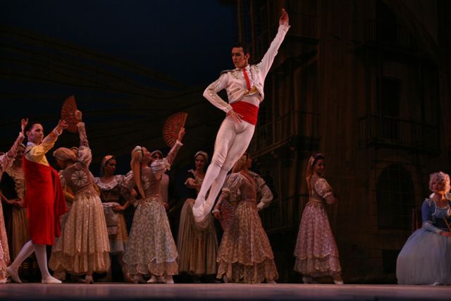 Alejandro Virelles y el Ballet nacional de Cuba en "Don Quijote". Fotos: Nancy Reyes. Gentileza: BNC