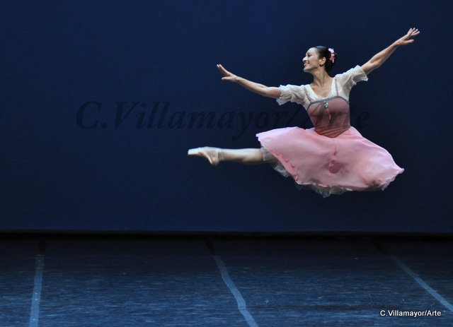 Karina Olmedo se sumó a la fiesta del Consejo Argentino de la Danza en el Teatro de la Ribera. Foto gentileza AAYC.
