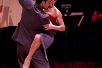 Carolina Zokalski y Diego di Falco, dieron una clase magistral de tango de escena. 