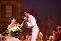 Paloma Herrera y Ángel Corella, en el Met, celebran el final de "Coppelia". Fotos Matt Dime. Gentileza: PH y MD.