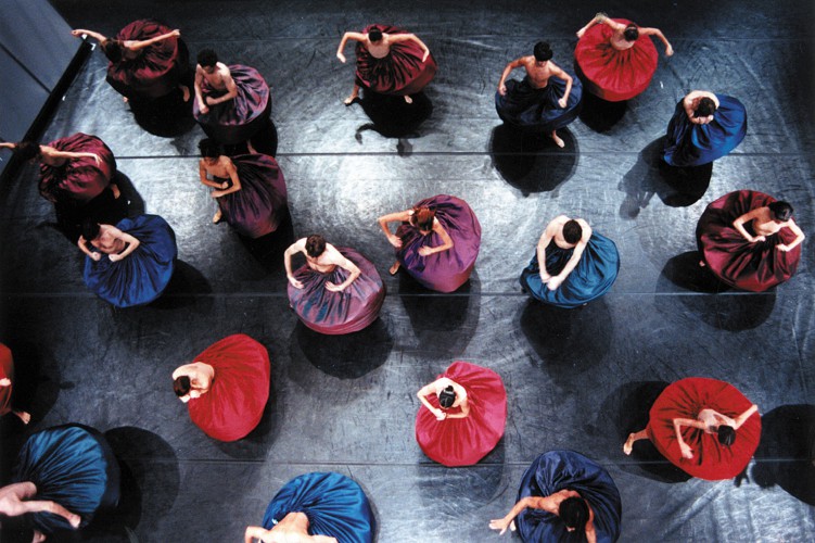 El Ballet Contemporáneo del Teatro San Martín de Buenos Aires repone "Carmina Burana", de Mauricio Wainrot. Foto: Carlos Flynn. Gentileza TGSM.