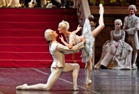 Ludmila Pagliero y Yann Chailloux, del Ballet de la Ópera de París, fueron protagonistas de “La bella durmiente” en La Plata, Buenos Aires. Foto: Guillermo Genitti. Gentileza Teatro Argentino.