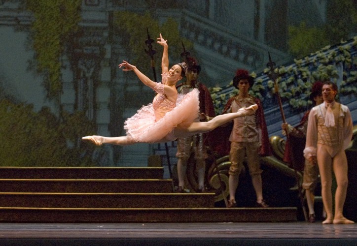 Karina Olmedo fue la princesa Aurora en "La bella durmiente..." de Karl Burnett. Foto gentileza Teatro Colón.