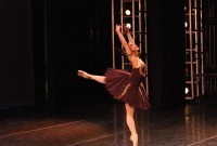 Venus Villa, nacida en La Habana, del English National Ballet, sobresalió en los pas de deux de "Coppelia" y en “La esclava y el mercader” de "El Corsario". Foto: Karime Arabia. Gentileza Festival Internacional de Ballet de Miami.