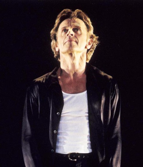 Mikhail Baryshnikov dona recuerdos personales.