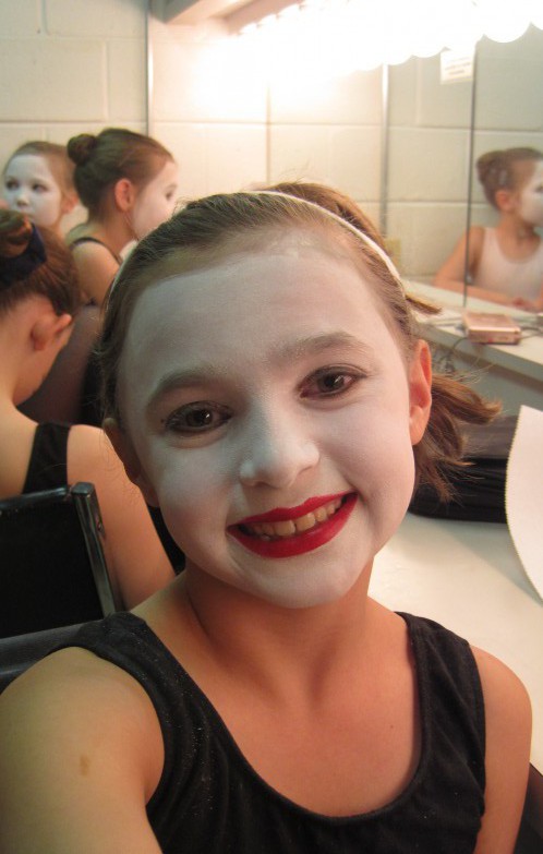 Alexandra Cariotti debutó en "El Cascanueces" a los 6 años y fue una abejita. Foto gentileza Familia Cariotti.