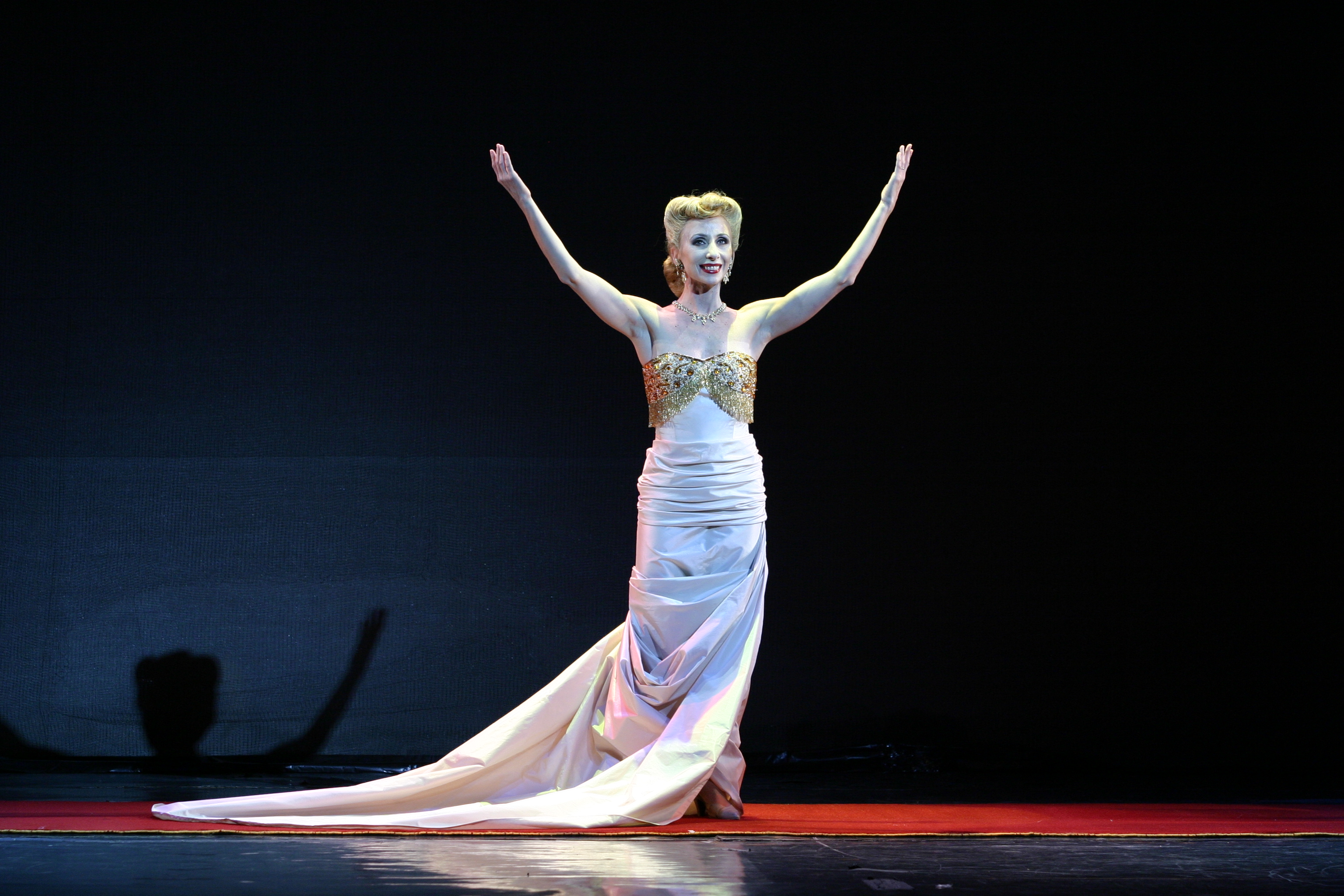 Eleonora Casano vuelve al Teatro Maipo encarnando a Eva Perón. Foto gentileza Teatro Maipo.