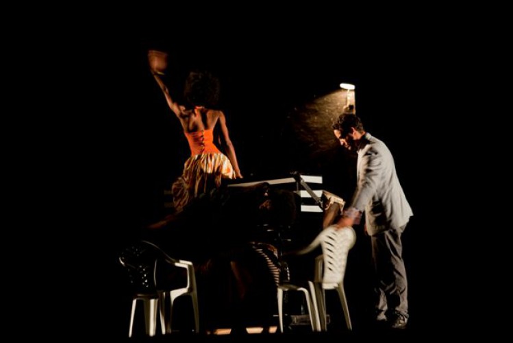 Danza Contemporánea de Cuba presentó "Casi" en el Gran Teatro de La Habana. Foto gentileza DCC.