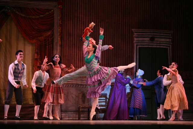 "El Cascanueces", en versión de alicia Alonso se estrenó en el Gran Teatro de La Habana. Foto: Nancy Reyes.