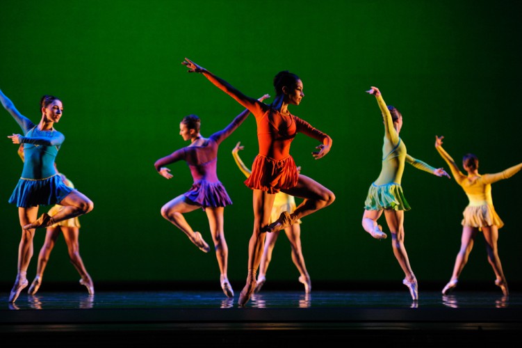 "Number Nine", de Christopher Weeldon, cerró la noche de gala del San Francisco Ballet en el Opera House de la ciudad. Foto: Erik Tomasson. Gentileza SFB.