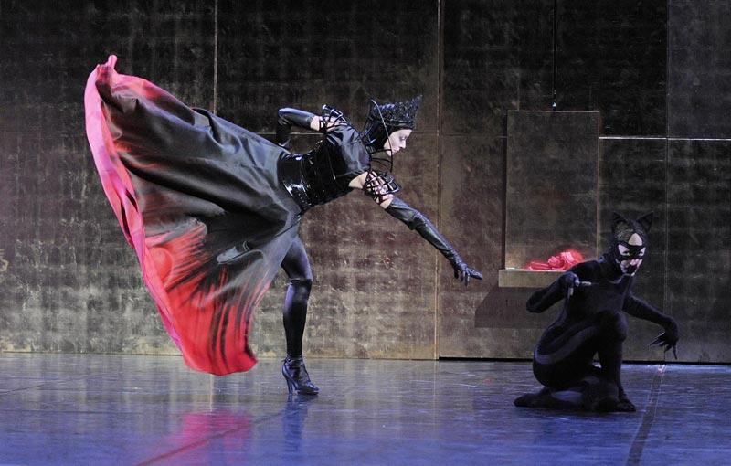 "Blancanieves", un cuento clásico con coreografía contemporánea interpretado por el Ballet Preljocal. Foto: J.C. Carbonne. Gentileza JFKC.