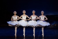 Cristina Casa, Ana Calderón, Alba Cazorla y Carla López del Corella Ballet en el pas de quatre de "El lago de los cisnes". Foto: Rosalie O'Connor.
