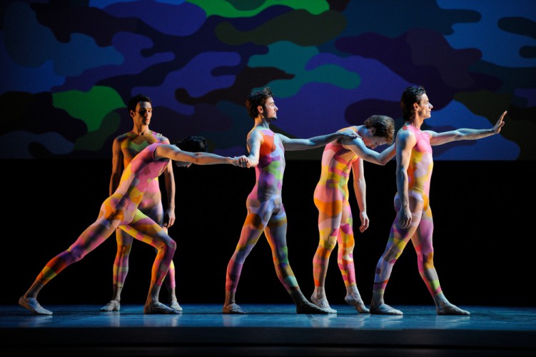 La compañía de san francisco baila "Beaux", de Morris en el Opera House Theater de la ciudad. Foto: Erik Tomasson. Gentileza SFB.de