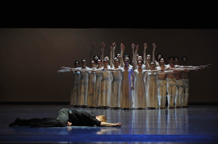 El Ballet de Leipzig interpretó “The Great Mass”, obra maestra de Uwe Scholz, en el Teatro Arriaga de Bilbao. Foto: Andreas Birkigt.