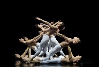 el Ballet de la Ópera de París presenta en la Ópera Bastille la “Tercera Sinfonía de Gustav Mahler”, una coreografía de John Neumeier. Foto: Laurent Philippe/Opera National de Paris.