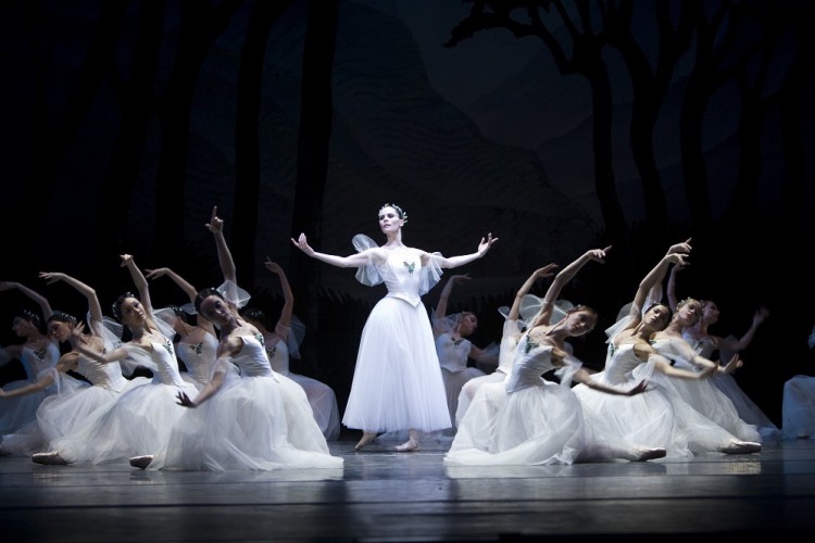 El Het Nationale Ballet interpretó la obra cumbre del Romanticismo, "Giselle", en el Teatro Arriaga de Bilbao. Foto gentileza HNB.
