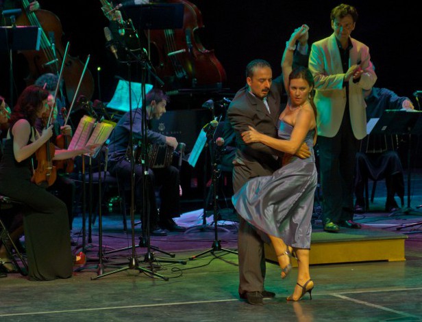 Carolina Zokalski y Diego Di Falco bailaron "Desde el alma" en el DCTango Festival organizado por la PASO. Foto: Shalev "Stan" Weinstein. Gentileza PASO.