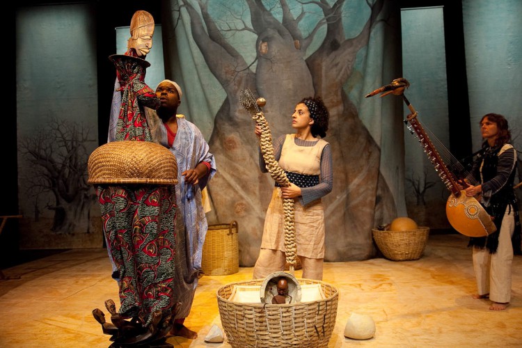"Baobab", obra de teatro y títeres creada por el Théâtre Motus de Canada y Sô company de Mali, llega al Kennedy Center. Foto gentileza JFKC.