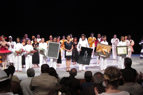 Función de gala en el teatro Mella durante la entrega del Premio Nacional de Danza a Rosario Cárdenas. Foto gentileza RC.