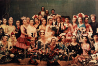 "Miniaturas españolas", Gerardo Viana con la compañía en Ufa, 1975. Foto cortesía del archivo personal de Gerardo Viana.