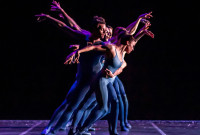 Ballet Austin interpretó “Hush”, obra creada por Stephen Mills sobre “Tirol Concerto” de Philip Glass. Foto: Tony Spielberg. Gentileza de JFKC.