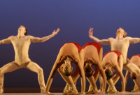 Los bailarines de The Washington Ballet, la compañía local dirigida por Septime Webre, también cautivaron a la audiencia, que vivó de pie la magnífica “Wunderland”. Foto: Linda Spillet. Gentileza JFKC.