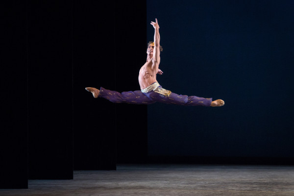 El ruso Ivan Vasiliev fue Ali en "El Corsario" que presentó el ABT en el Met de Nueva York. Foto: Marty Sohl. Gentileza ABT.