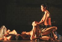El Ballet Contemporáneo Endedans presentó en el Teatro Mella de La Habana una obra de la cubana maura Morales. Foto: Bubby. Gentileza BCE.