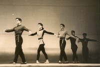 Fernando Alonso (izq), en Nueva York, en el ballet "Interplay", de Jerome Robbins. Foto archivo personal CPV.