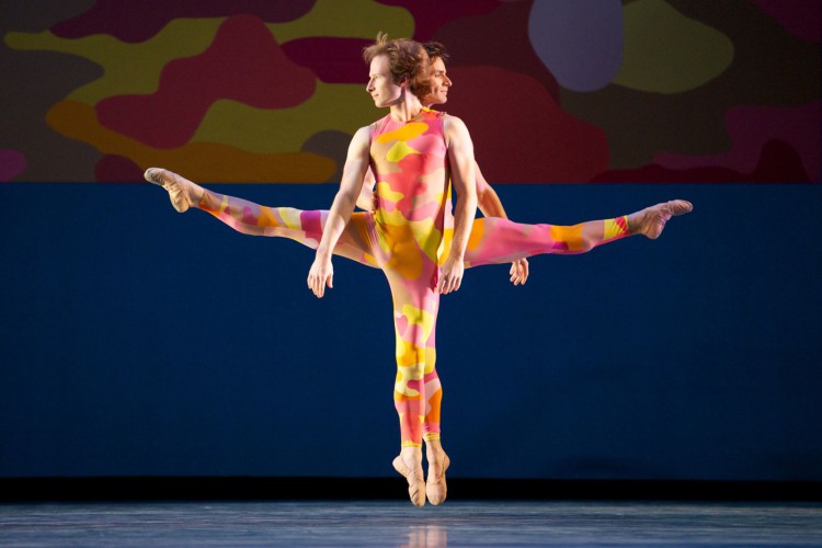 Mark Morris, un core´grafo frecuente en el repertorio del SFB, subio a escena con su obra “Beaux”. Foto: Erik Tomasson. Gentileza SFB.