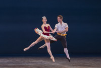 "Tarantella", de George Balanchine, bailado por Megan Fairchild y Daniel Ulbricht. Foto: Alejandro Gómez. Gentileza BSJ.