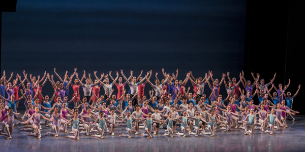 En la gala de bienvenida a José Manuel Carreño, la Members of Ballet San Jose School dio el presente con un gran desfile. Foto: Dalia Rawson. Gentileza BSJ.