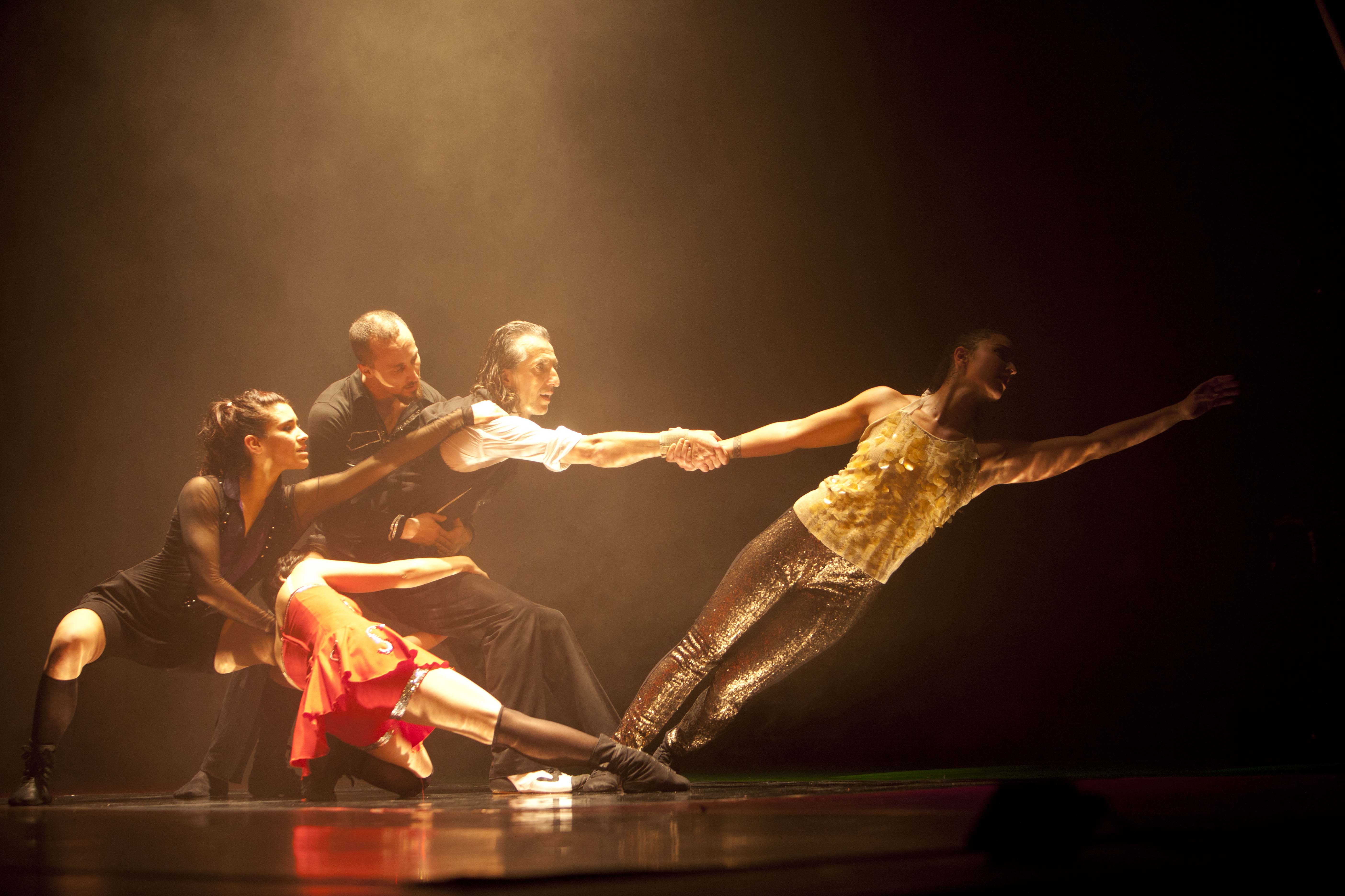 La magia del mundo del circo se condensa en "Estrellados", nueva producción de la Cía Fernando Hurtado. Fotografía: Javier Pérez González, gentileza de Cía Fernando Hurtado.