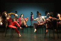 "Posible Imposible", un "work in progress" de 70 minutos sobre una idea original de Miguel Azcue y Johanna Jonasson, con dramaturgia de Isabel Bustos. Foto gentileza Danza Teatro Retazos.