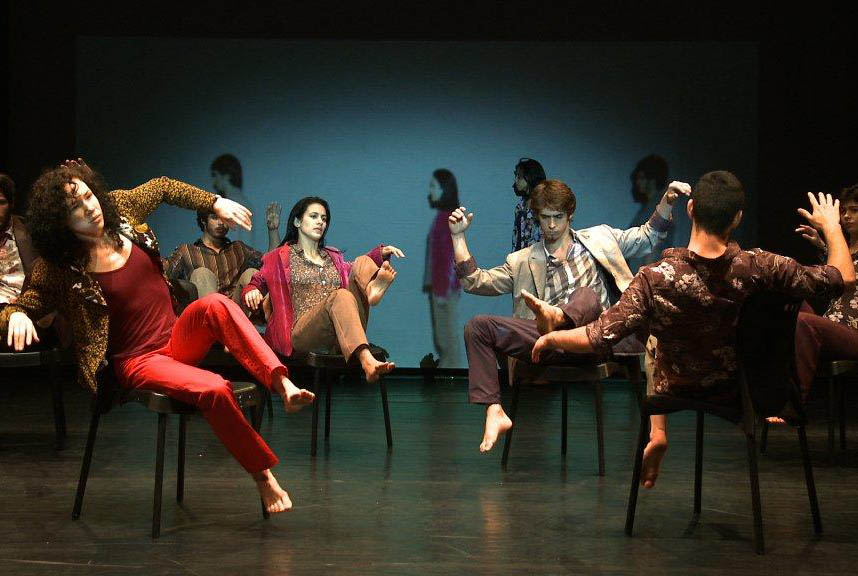 "Posible Imposible", un "work in progress" de 70 minutos sobre una idea original de Miguel Azcue y Johanna Jonasson, con dramaturgia de Isabel Bustos. Foto gentileza Danza Teatro Retazos.