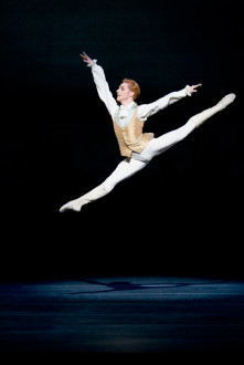El príncipe Désiré, protagonizado por Steven McRae, bailarín principal del Royal Ballet. Foto gentileza RB.