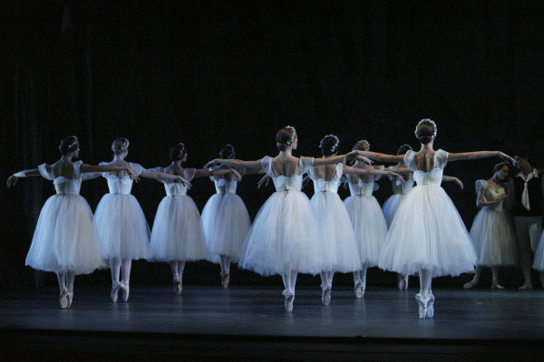 “Les Sylphides”, estrenada por el ABT en 1940 en el Center Theatre en el Rockefeller Center, volvió al Kennedy Center de DC. Foto: Rosalie O'Connor. Gentileza JFKC.