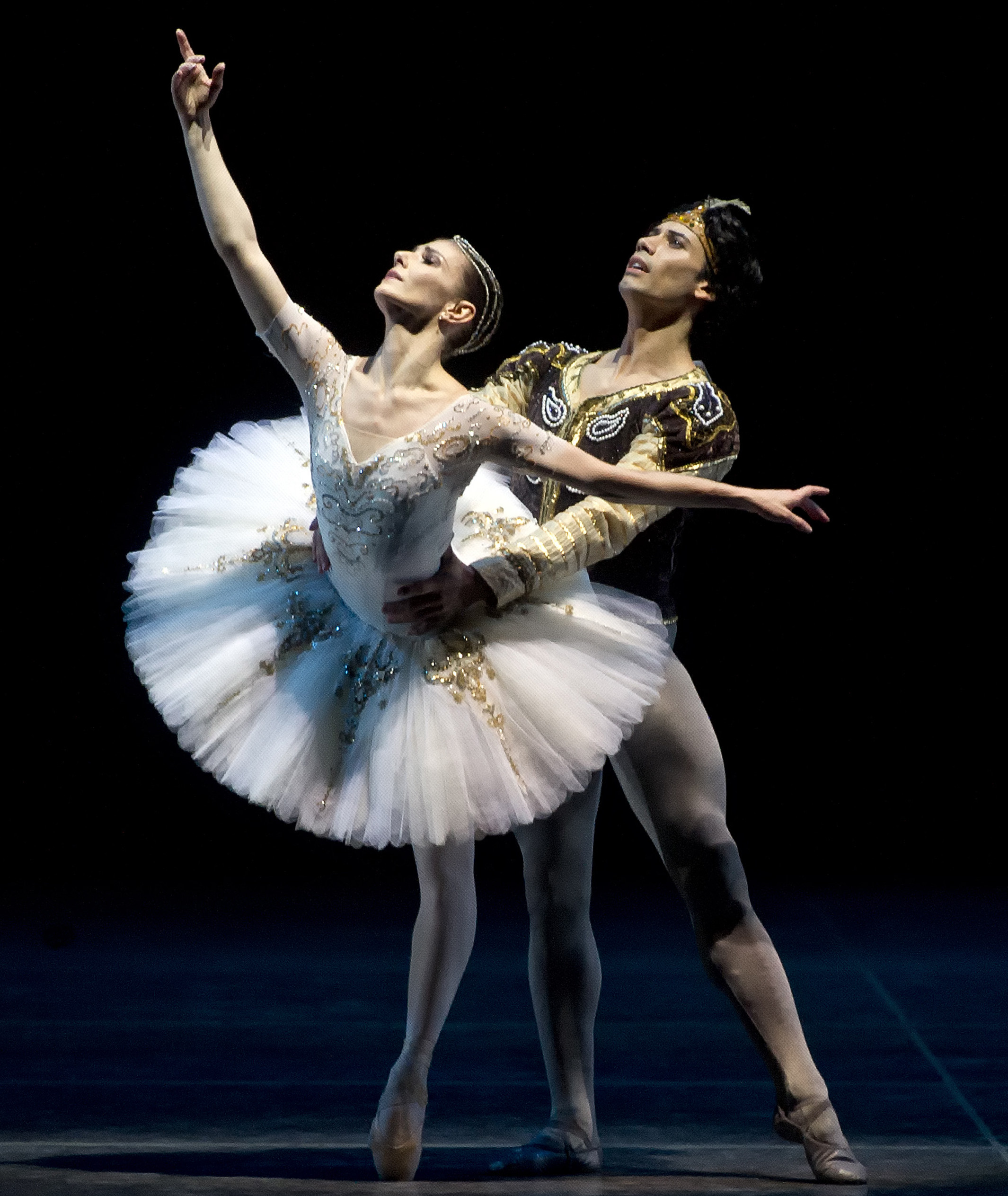 "La Bayadere", con la bailarina invitada Alina Cojocaru, como Nikiya, que es traicionada por su amante Solor, Herman Cornejo. Foto: Gene Schiavone. Gentileza ABT.