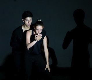 Mauricio Nava fue el ganador del Premio INBA-UAM, por la coreografía e iluminación de su obra "Dos pasos", Propuesta #43. Foto gentileza INBA.