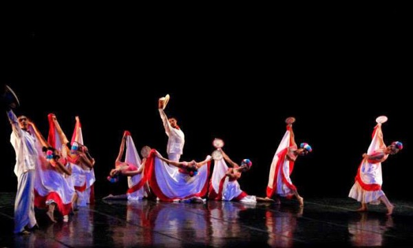 Cuatro coreografías consagradas en el repertorio nacionalista de México, entre ellas, "Huapango" (1963), de José Pablo Moncayo. Foto gentileza IPBA. 