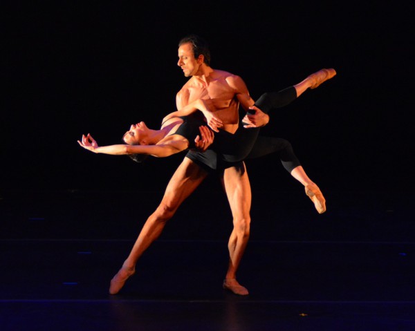 Chamber Dance Project estrenó en Washington "Berceuse", de Diane Coburn Bruning, con Luz San Miguel y David Hovhannisyan. Foto: Paul Wegner. Gentileza CDP.