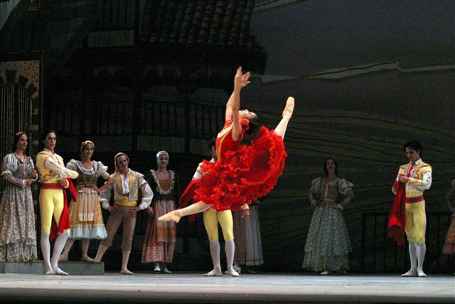 Anette Delgado y Dani Hernández, participarán en la Gala Internacional de Ballet y Danza, el 9 de agosto, en el Teatro del Lago, en Frutillar, Chile. Foto: Nancy Reyes. Archivo Danzahoy.
